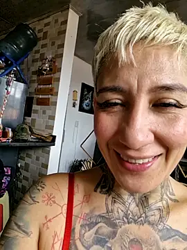 Everlyn sexx online show from June 2, 2026, 6:21 pm