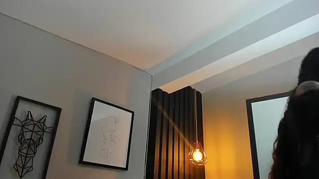 Lanadelrey 1 online show from April 12, 2026, 12:10 pm