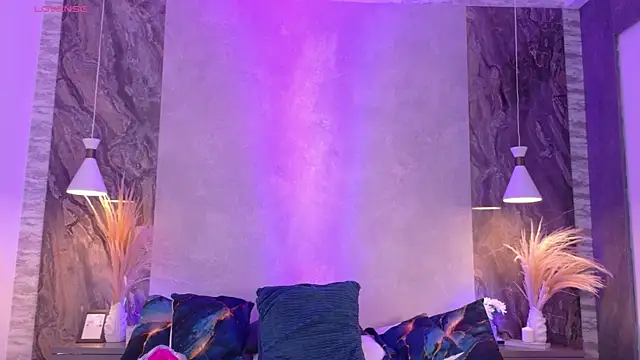 Hannah-Prada online show from April 10, 2026, 11:59 am