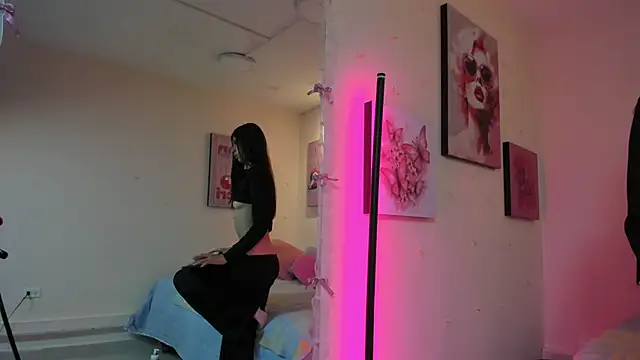 AnnyCotton online show from February 23, 2026, 7:33 pm