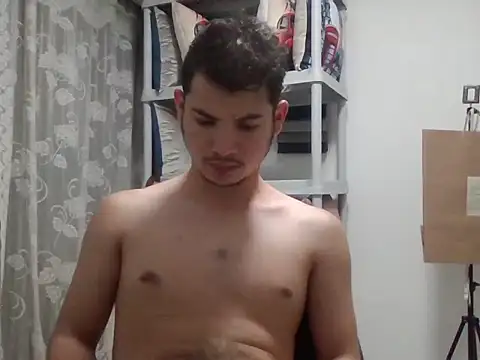 Snapshot of Erostomxxx chatting on February 17, 2026, 12:51 am Erostomxxx online show from February 17, 2026, 12:51 am
