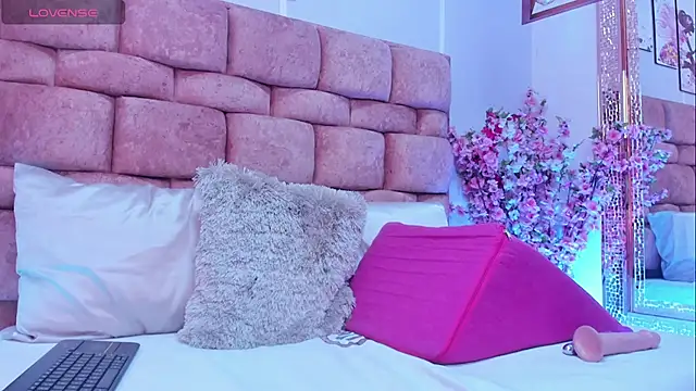 CurvaDorada noa online show from April 16, 2026, 9:39 pm