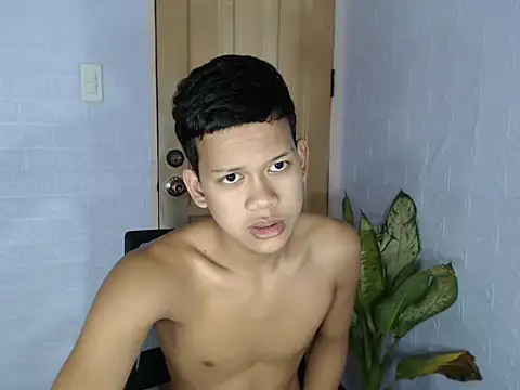 Snapshot of UrAsian_Turjak chatting on February 19, 2026, 7:15 am UrAsian Turjak online show from February 19, 2026, 7:15 am