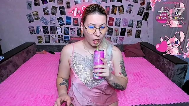 x Ulya1cutex online show from March 8, 2026, 4:44 pm