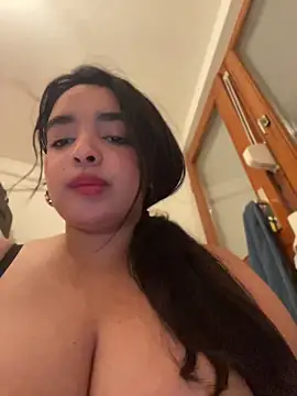 Snapshot of Mayaslow chatting on June 19, 2026, 12:26 am Mayaslow online show from June 19, 2026, 12:26 am