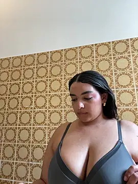Snapshot of Mayaslow chatting on June 30, 2026, 3:35 pm Mayaslow online show from June 30, 2026, 3:35 pm