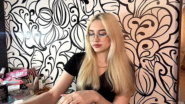 Kat Catherine online show from March 1, 2026, 11:12 am