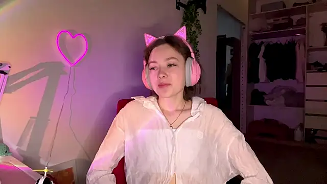 Snapshot of SlunkRear chatting on February 19, 2026, 10:06 pm SlunkRear online show from February 19, 2026, 10:06 pm