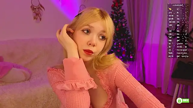 Snapshot of Rochelle_kitty chatting on February 10, 2026, 2:32 pm Rochelle kitty online show from February 10, 2026, 2:32 pm