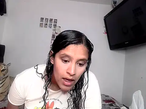 luna E online show from February 17, 2026, 1:07 pm