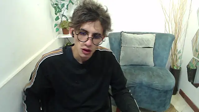 AaronBeer  online show from March 2, 2026, 12:01 pm