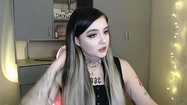 Snapshot of Rin_Tozier chatting on February 16, 2026, 12:07 am Rin Tozier online show from February 16, 2026, 12:07 am