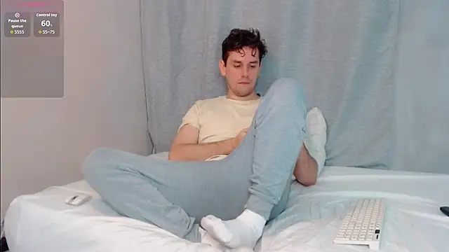 Snapshot of Luc_7 chatting on February 21, 2026, 7:37 pm Luc 7 online show from February 21, 2026, 7:37 pm