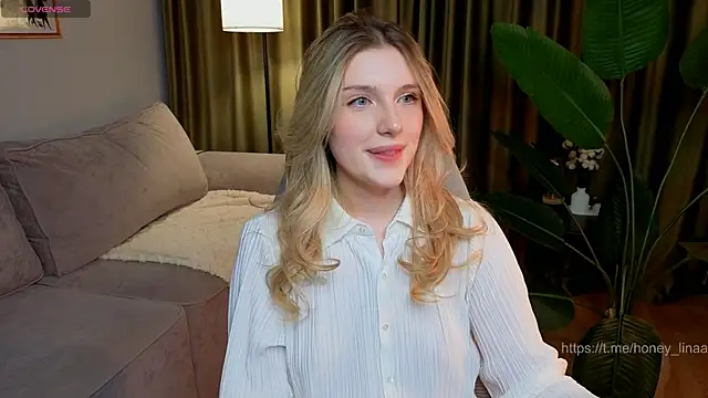 honey kors online show from April 15, 2026, 7:58 pm