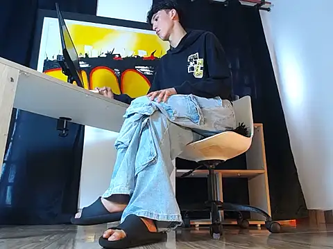 jullian ricci online show from February 17, 2026, 7:53 pm