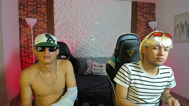 Snapshot of Top_and_bottom chatting on February 12, 2026, 1:06 pm Top and bottom online show from February 12, 2026, 1:06 pm