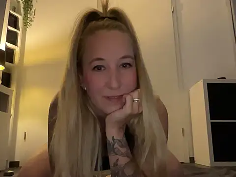 Ninimaus online show from May 8, 2026, 6:13 pm