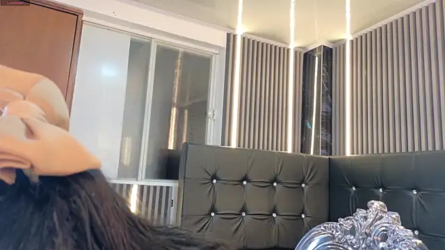  ArianaToroo online show from April 14, 2026, 3:18 pm