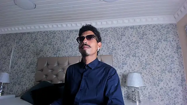 Snapshot of NoaahTylor chatting on February 19, 2026, 8:27 pm NoaahTylor online show from February 19, 2026, 8:27 pm