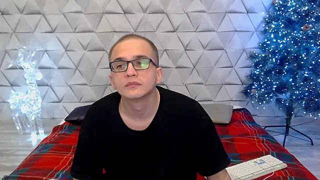 Pure Aura online show from February 22, 2026, 6:06 pm