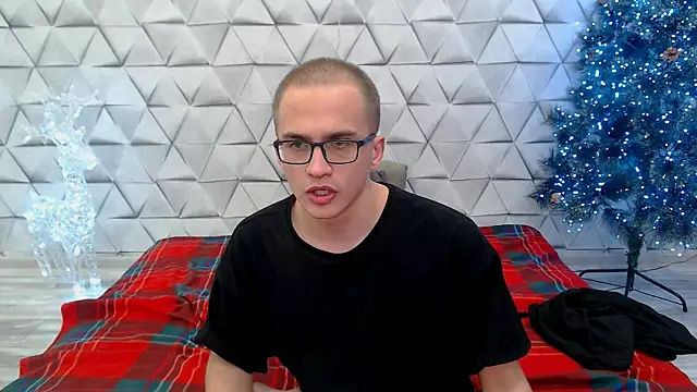 Pure Aura online show from February 24, 2026, 9:35 pm