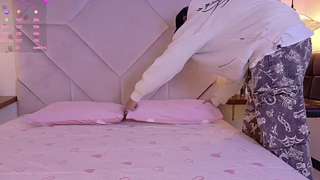 Sateh and Hikary online show from April 13, 2026, 8:25 pm