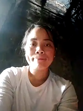 Snapshot of molly-xx chatting on February 15, 2026, 3:47 am molly-xx online show from February 15, 2026, 3:47 am