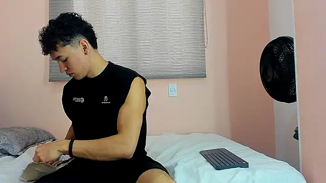 Muscle  Myke online show from March 3, 2026, 12:22 pm