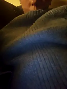 Snapshot of ShySweetheart chatting on February 19, 2026, 5:14 am ShySweetheart online show from February 19, 2026, 5:14 am