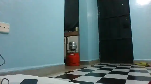 Snapshot of Cozybear chatting on June 30, 2026, 7:48 pm Cozybear online show from June 30, 2026, 7:48 pm