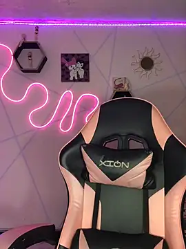 Snapshot of Violeta_R_ chatting on February 27, 2026, 12:49 pm Violeta R online show from February 27, 2026, 12:49 pm