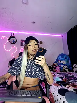 Violeta R  online show from April 6, 2026, 4:46 am