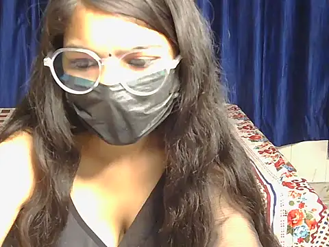 its-sarika01 online show from May 16, 2026, 6:43 am