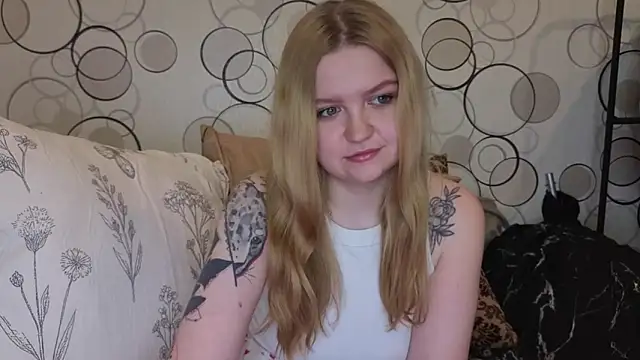 Snapshot of AnitaXVine chatting on June 1, 2026, 6:53 pm AnitaXVine online show from June 1, 2026, 6:53 pm