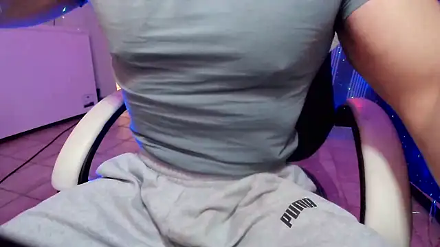 Snapshot of YouAndMe-forever chatting on February 11, 2026, 11:37 am YouAndMe-forever online show from February 11, 2026, 11:37 am