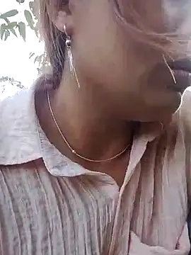 Snapshot of bany-lee chatting on March 2, 2026, 9:16 am bany-lee online show from March 2, 2026, 9:16 am