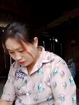 Snapshot of bany-lee chatting on April 20, 2026, 2:14 am bany-lee online show from April 20, 2026, 2:14 am
