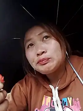Snapshot of bany-lee chatting on April 25, 2026, 2:47 am bany-lee online show from April 25, 2026, 2:47 am