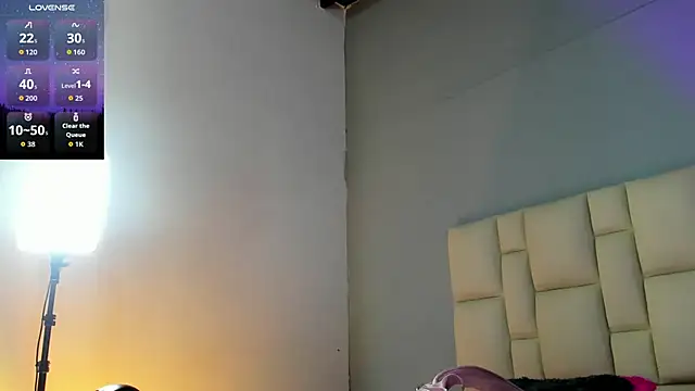 Snapshot of Zaphiro__Sky chatting on February 25, 2026, 8:46 am Zaphiro Sky online show from February 25, 2026, 8:46 am