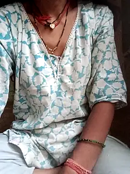 Snapshot of Desi_Couple_P chatting on May 12, 2026, 12:19 am Desi Couple P online show from May 12, 2026, 12:19 am