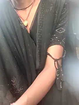 Snapshot of Desi_Couple_P chatting on June 10, 2026, 12:22 am Desi Couple P online show from June 10, 2026, 12:22 am
