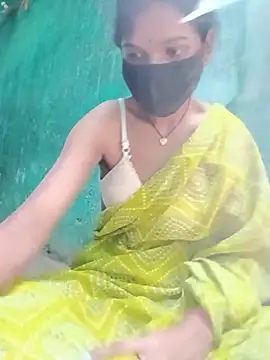 Snapshot of Desi_Couple_P chatting on July 26, 2026, 12:52 am Desi Couple P online show from July 26, 2026, 12:52 am