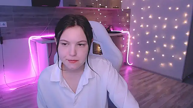 lily milleerr online show from February 13, 2026, 1:29 pm