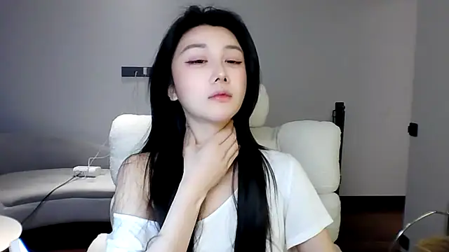 MedeLineayr online show from April 9, 2026, 1:27 pm