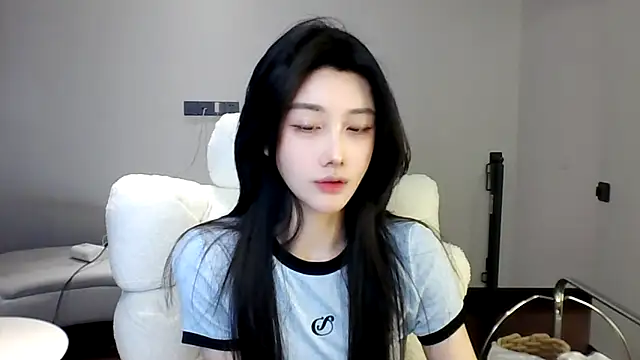 MedeLineayr online show from April 19, 2026, 3:00 pm