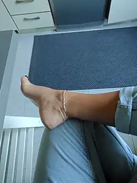 Ginevra01 online show from April 8, 2026, 1:44 pm