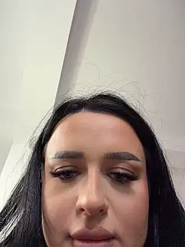 Katty Pery online show from April 18, 2026, 7:07 pm