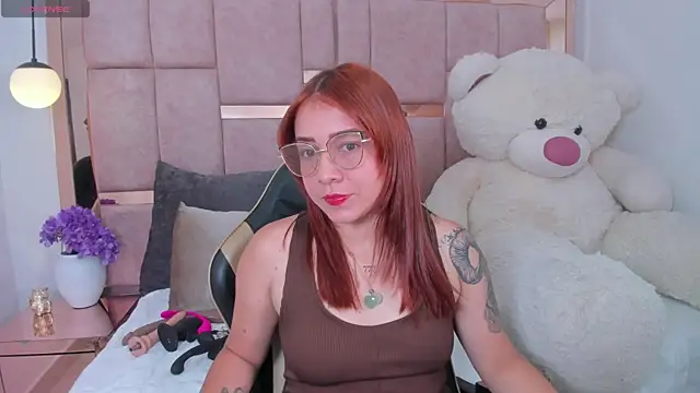 Snapshot of antonella_moon7 chatting on June 19, 2026, 3:44 am antonella moon7 online show from June 19, 2026, 3:44 am