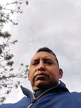 Hachi28 online show from April 2, 2026, 12:25 pm