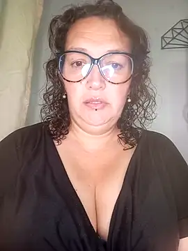  Saraqueen online show from April 9, 2026, 3:50 am